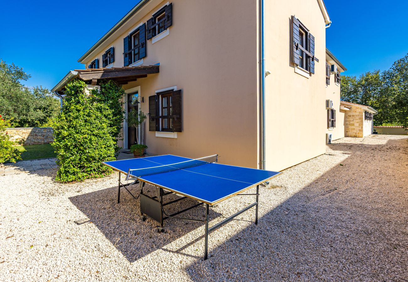 Villa in Sveti Kirin - Villa Cirka in Central Istria for 12+2 persons with a 36 m2 heated pool, gaming & activities for kids and adults