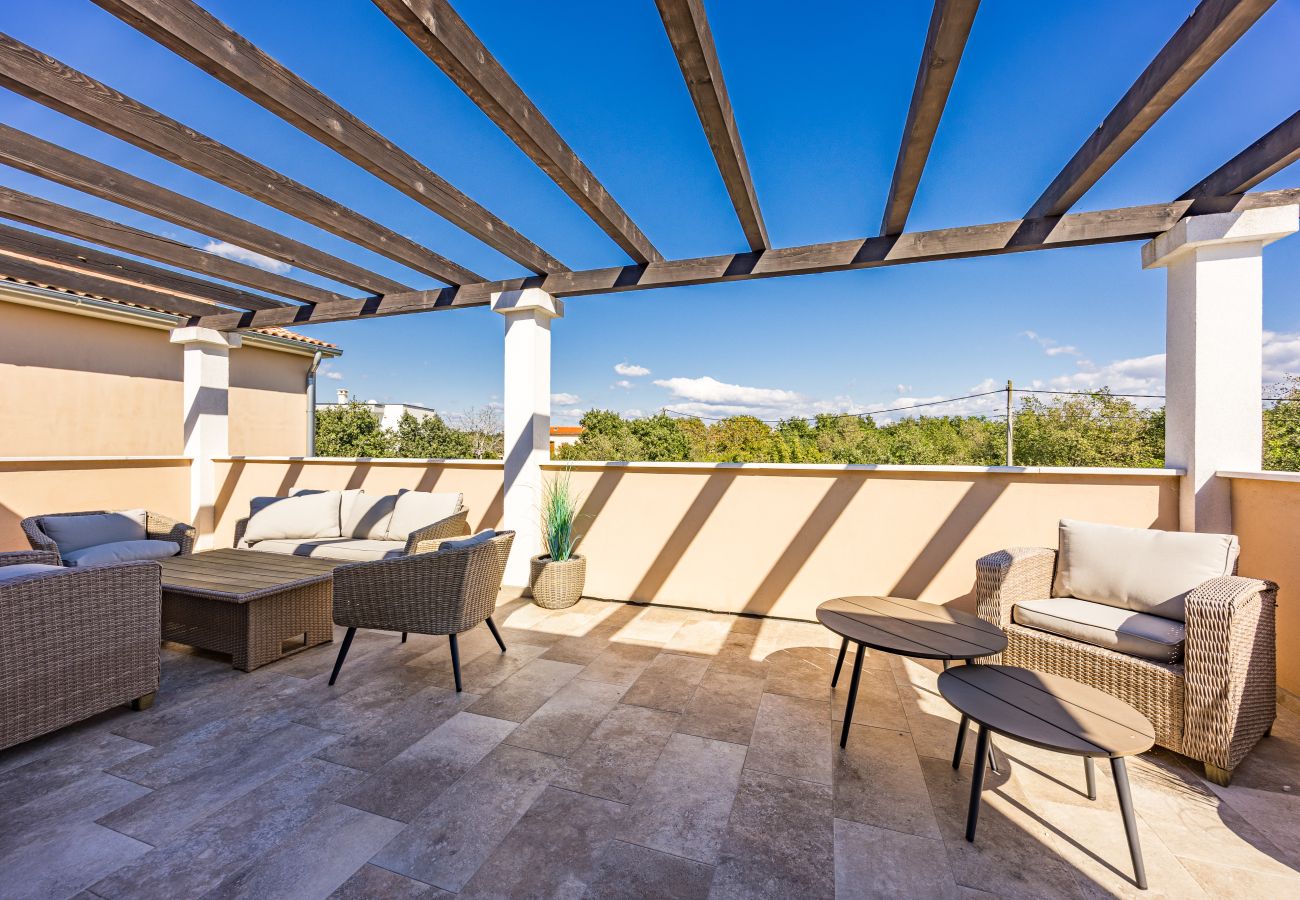 Villa in Sveti Kirin - Villa Cirka in Central Istria for 12+2 persons with a 36 m2 heated pool, gaming & activities for kids and adults