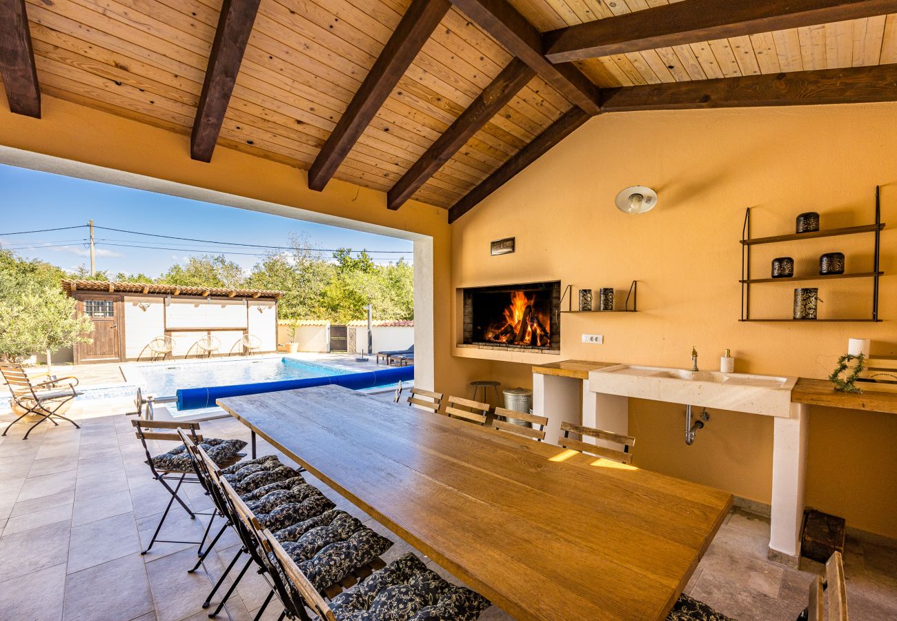 Villa in Sveti Kirin - Villa Cirka in Central Istria for 12+2 persons with a 36 m2 heated pool, gaming & activities for kids and adults