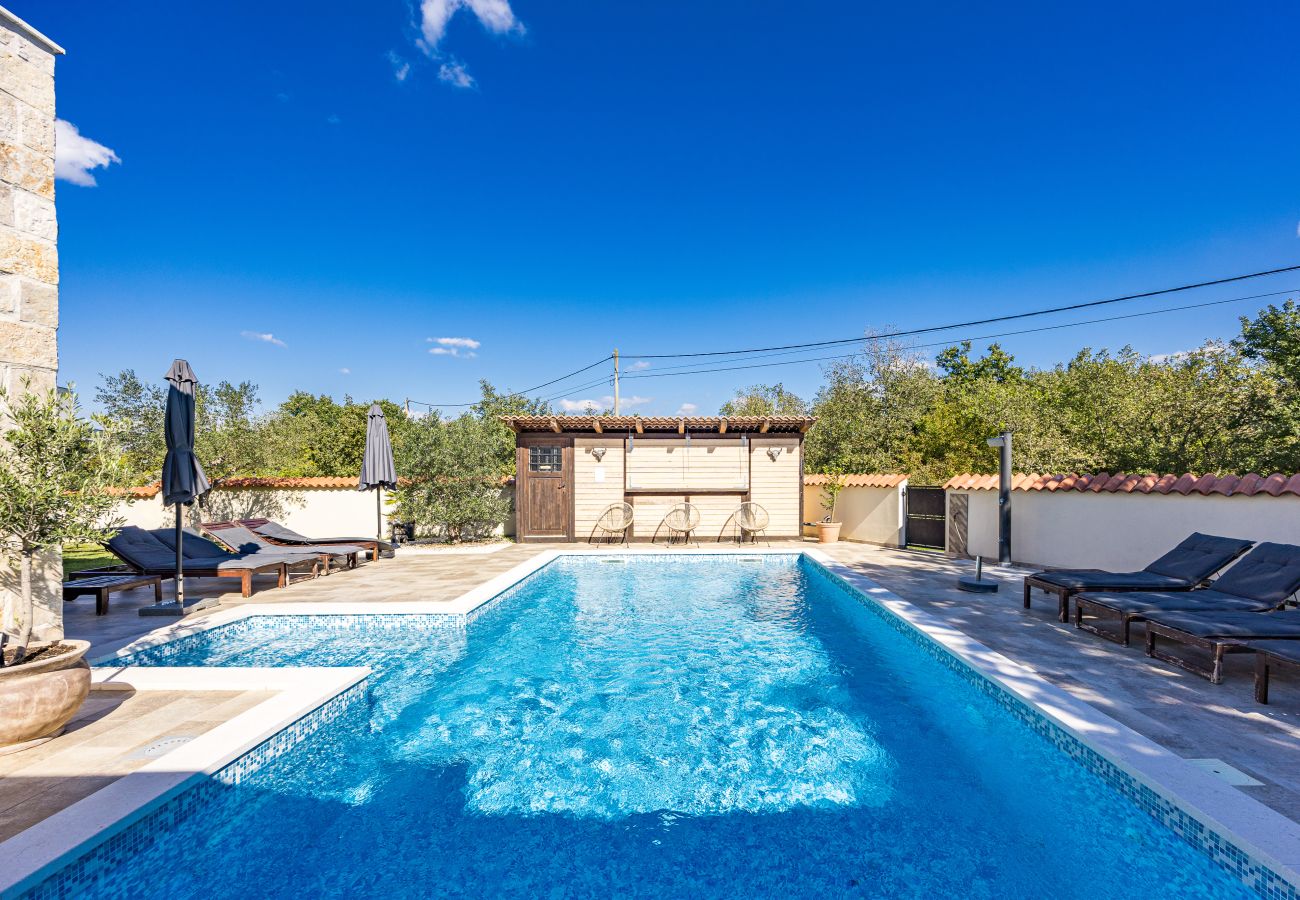 Villa in Sveti Kirin - Villa Cirka in Central Istria for 12+2 persons with a 36 m2 heated pool, gaming & activities for kids and adults