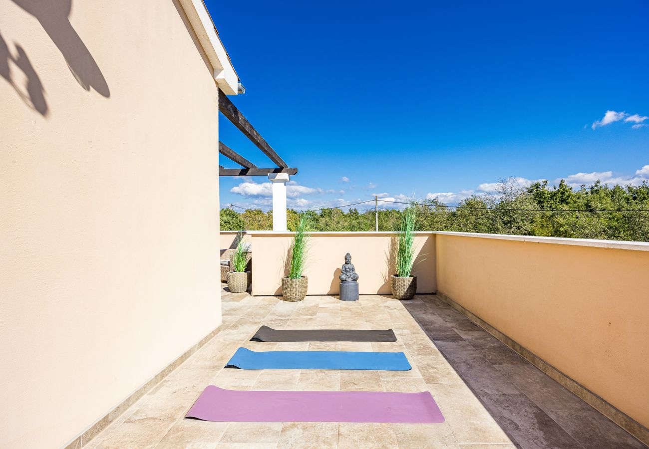 Villa in Sveti Kirin - Villa Cirka in Central Istria for 12+2 persons with a 36 m2 heated pool, gaming & activities for kids and adults