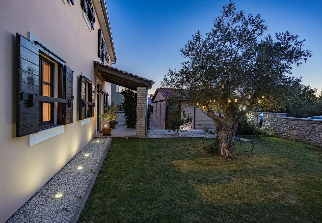 Villa in Sveti Kirin - Villa Cirka in Central Istria for 12+2 persons with a 36 m2 heated pool, gaming & activities for kids and adults