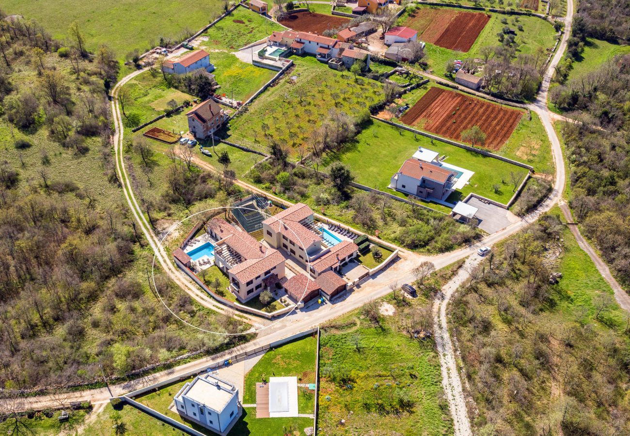 Villa in Sveti Kirin - Villa Cirka in Central Istria for 12+2 persons with a 36 m2 heated pool, gaming & activities for kids and adults