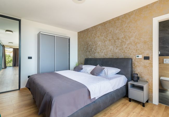 Villa in Medulin - Villa Miaa newly built modern villa in Medulin for 9 people with heated swimming pool & jacuzzi Villa in Medulin - Villa Miaa newly built modern villa in Medulin for 9 people with heated swimming pool & jacuzzi