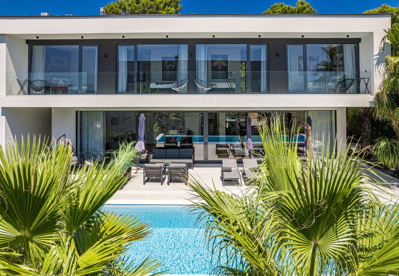 Villa in Medulin - Luxury TABOO Villa & Spa in Medulin for 8 people with heated pool & wellness area