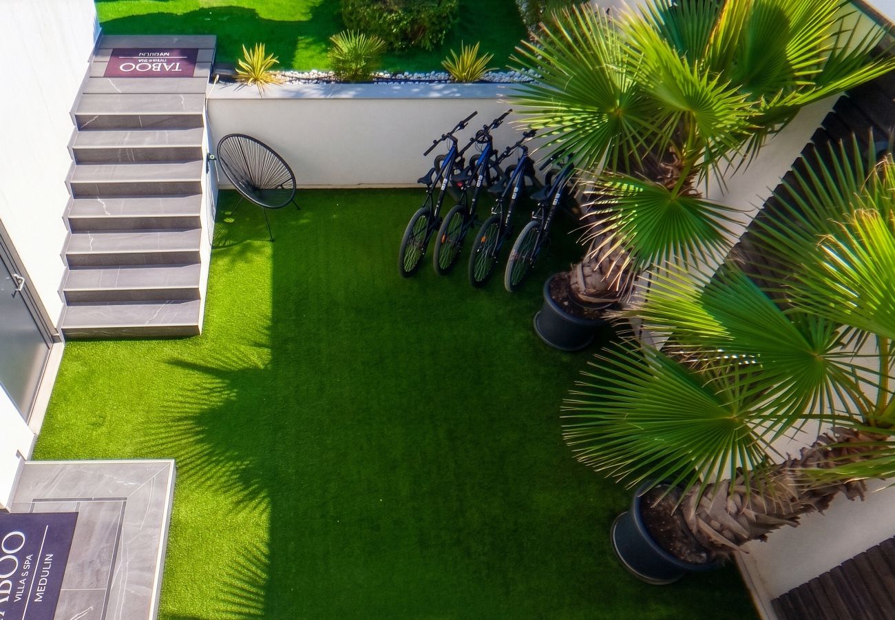 Villa in Medulin - Luxury TABOO Villa & Spa in Medulin for 8 people with heated pool & wellness area