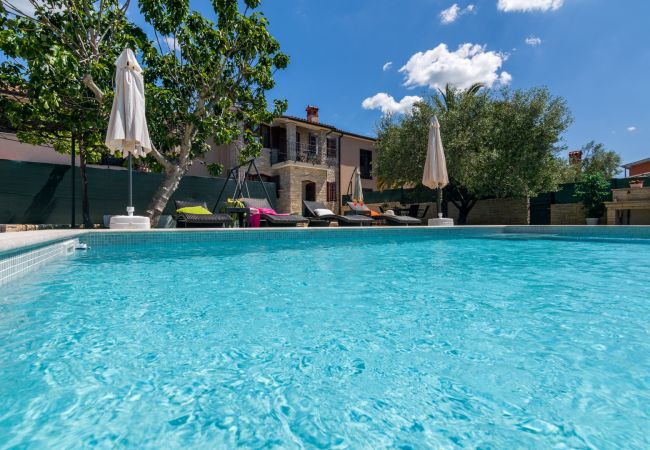 Villa in Galižana - Villa Pietra for 6 people near Fažana with sea view - children playground & pet friendly Villa in Galižana - Villa Pietra for 6 people near Fažana with sea view - children playground & pet friendly