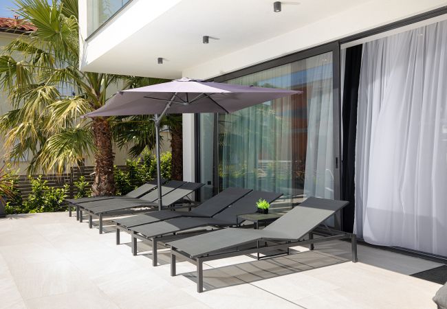 Villa in Medulin - Luxury Villa Dali with Sauna, Whirlpool and Sea view in Medulin only 1,7 km from the beach Villa in Medulin - Luxury Villa Dali with Sauna, Whirlpool and Sea view in Medulin only 1,7 km from the beach