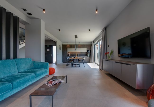 Villa in Vodnjan - Villa Arestea near Pula with sea view, wellness & playground Villa in Vodnjan - Villa Arestea near Pula with sea view, wellness & playground