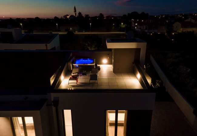 Villa in Vodnjan - Villa Arestea near Pula with sea view, wellness & playground Villa in Vodnjan - Villa Arestea near Pula with sea view, wellness & playground