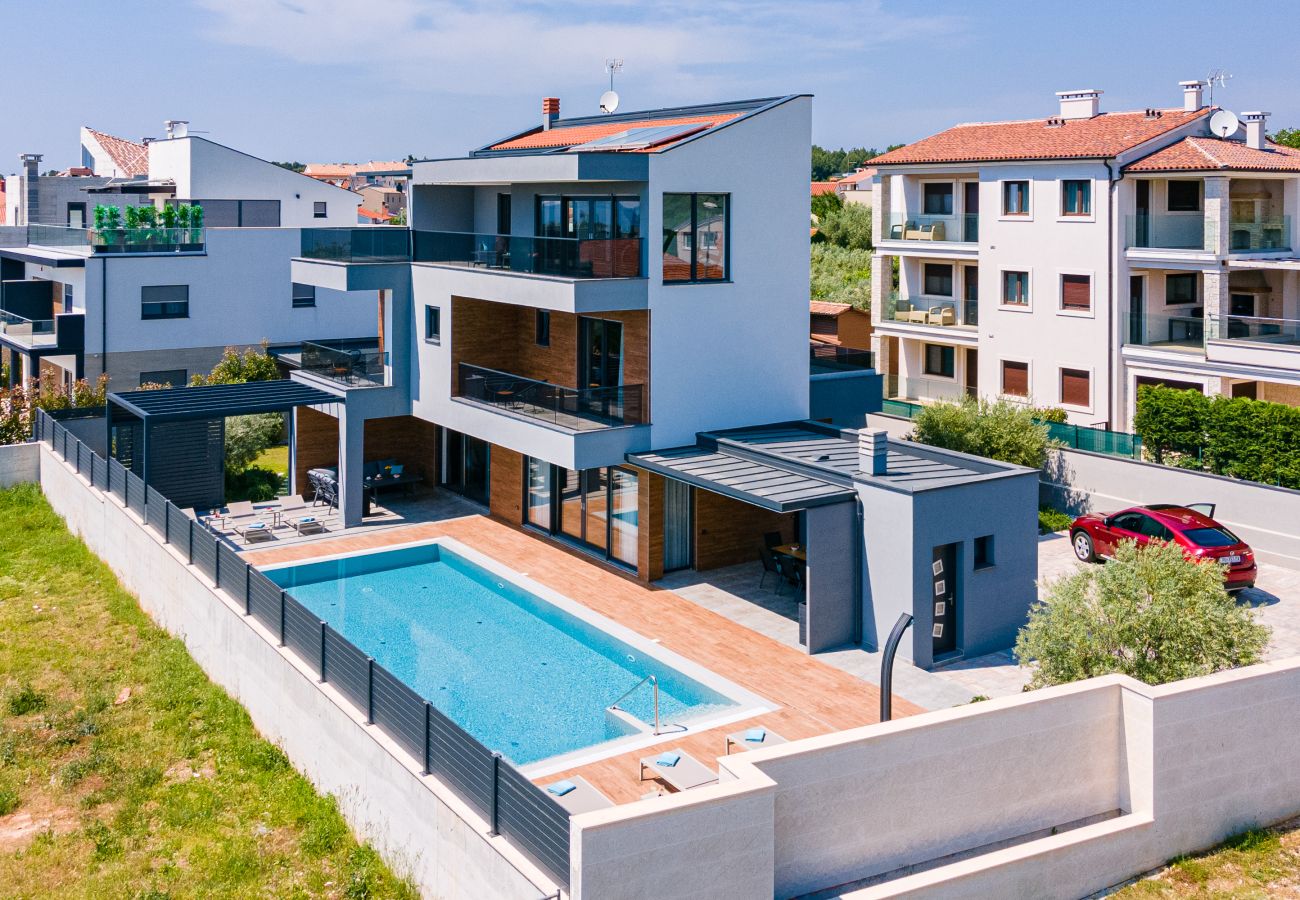 Villa in Fažana - Villa Bellatrix in Fažana with beach front and sea view