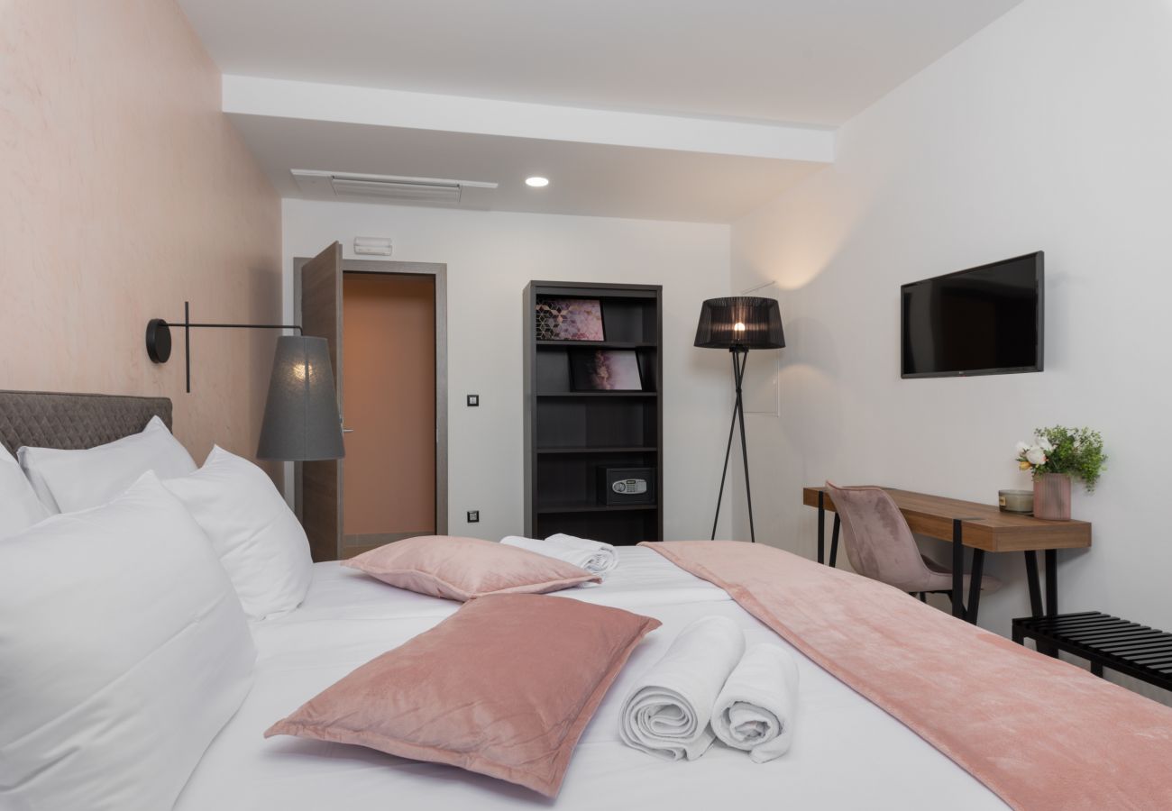 Villa in Sveta Nedelja - Luxury Villa Callista near Labin with kids playground, fitness and heated pool