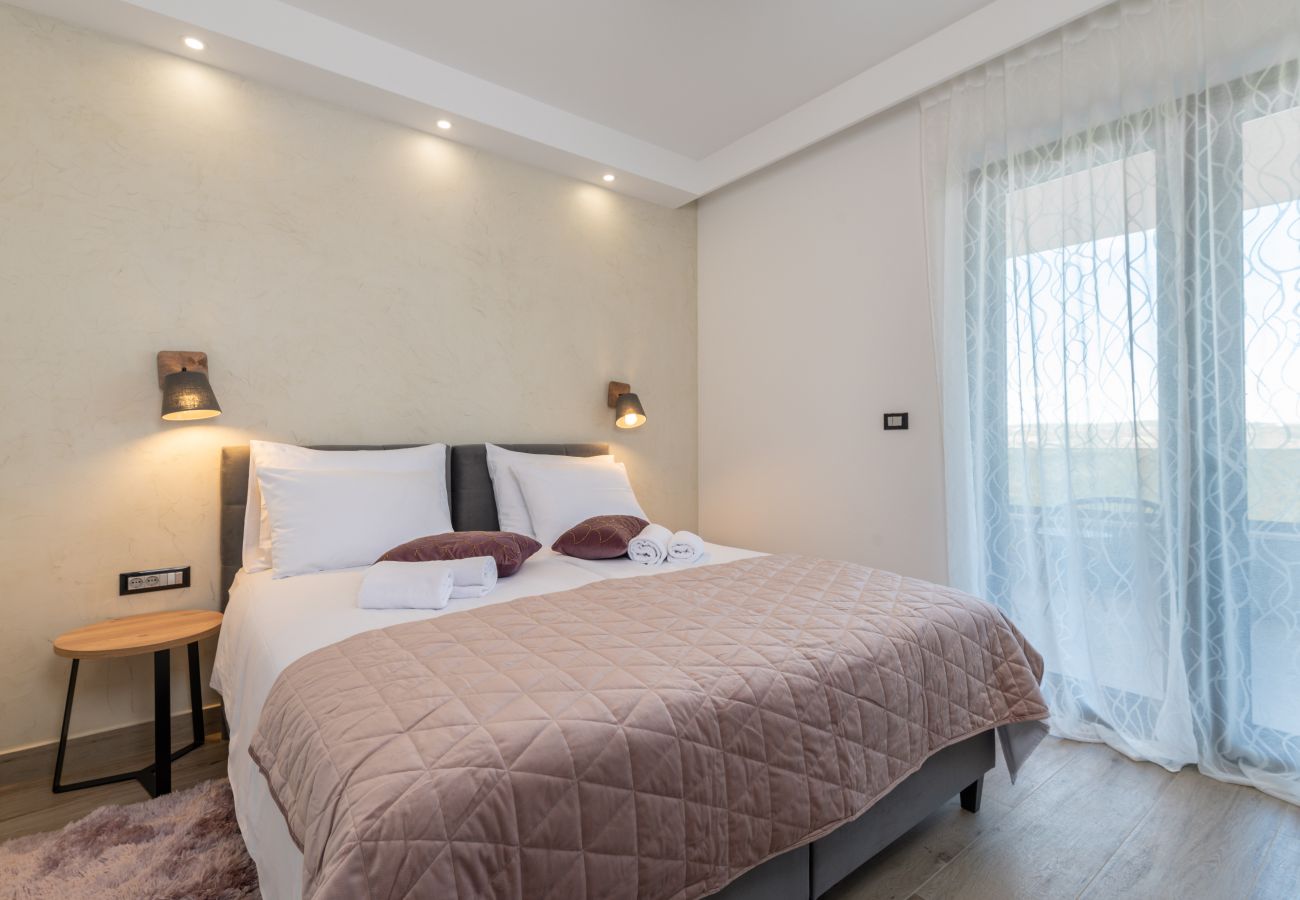 Villa in Sveta Nedelja - Luxury Villa Callista near Labin with kids playground, fitness and heated pool