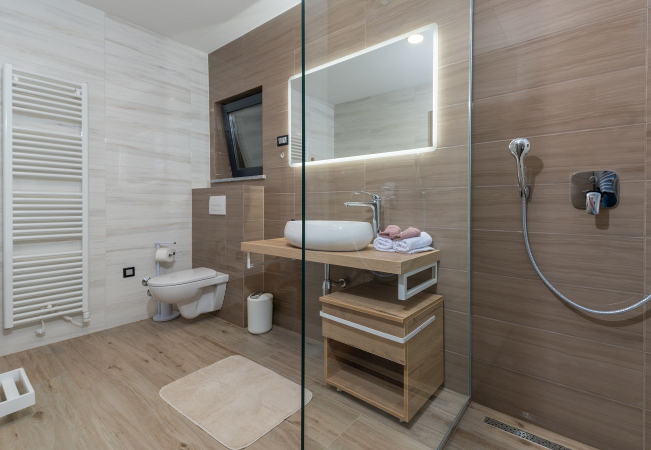 Villa in Sveta Nedelja - Luxury Villa Callista near Labin with kids playground, fitness and heated pool