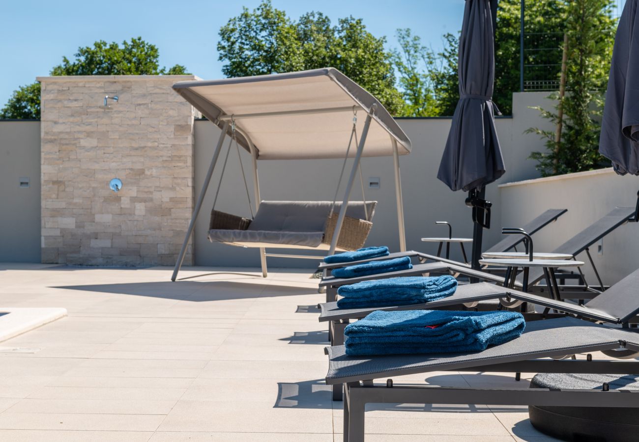 Villa in Sveta Nedelja - Luxury Villa Callista near Labin with kids playground, fitness and heated pool