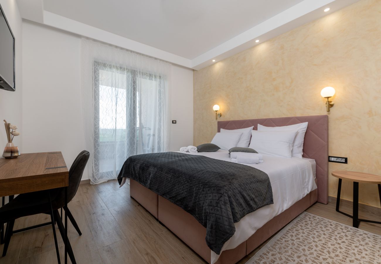 Villa in Sveta Nedelja - Luxury Villa Callista near Labin with kids playground, fitness and heated pool
