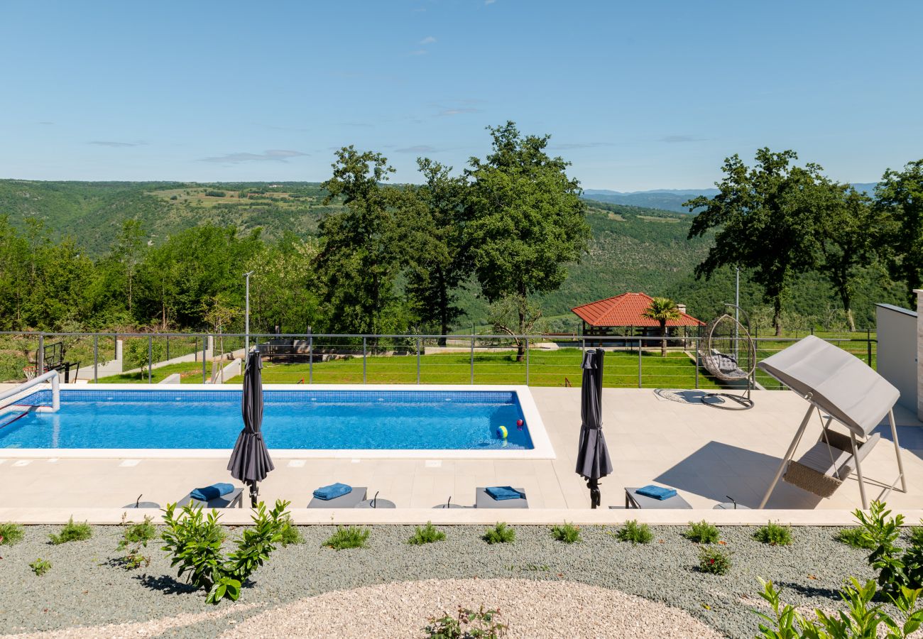 Villa in Sveta Nedelja - Luxury Villa Callista near Labin with kids playground, fitness and heated pool