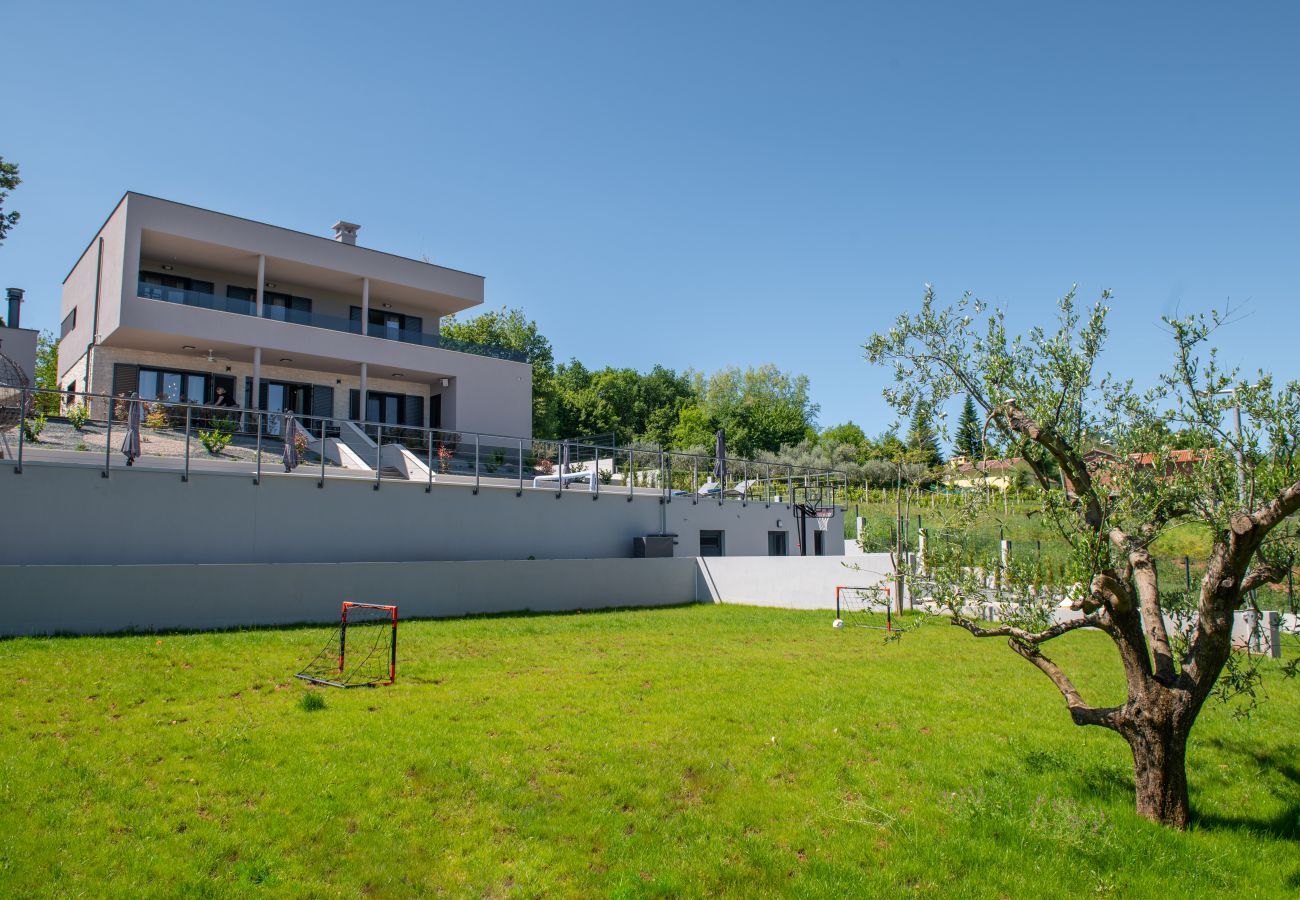 Villa in Sveta Nedelja - Luxury Villa Callista near Labin with kids playground, fitness and heated pool