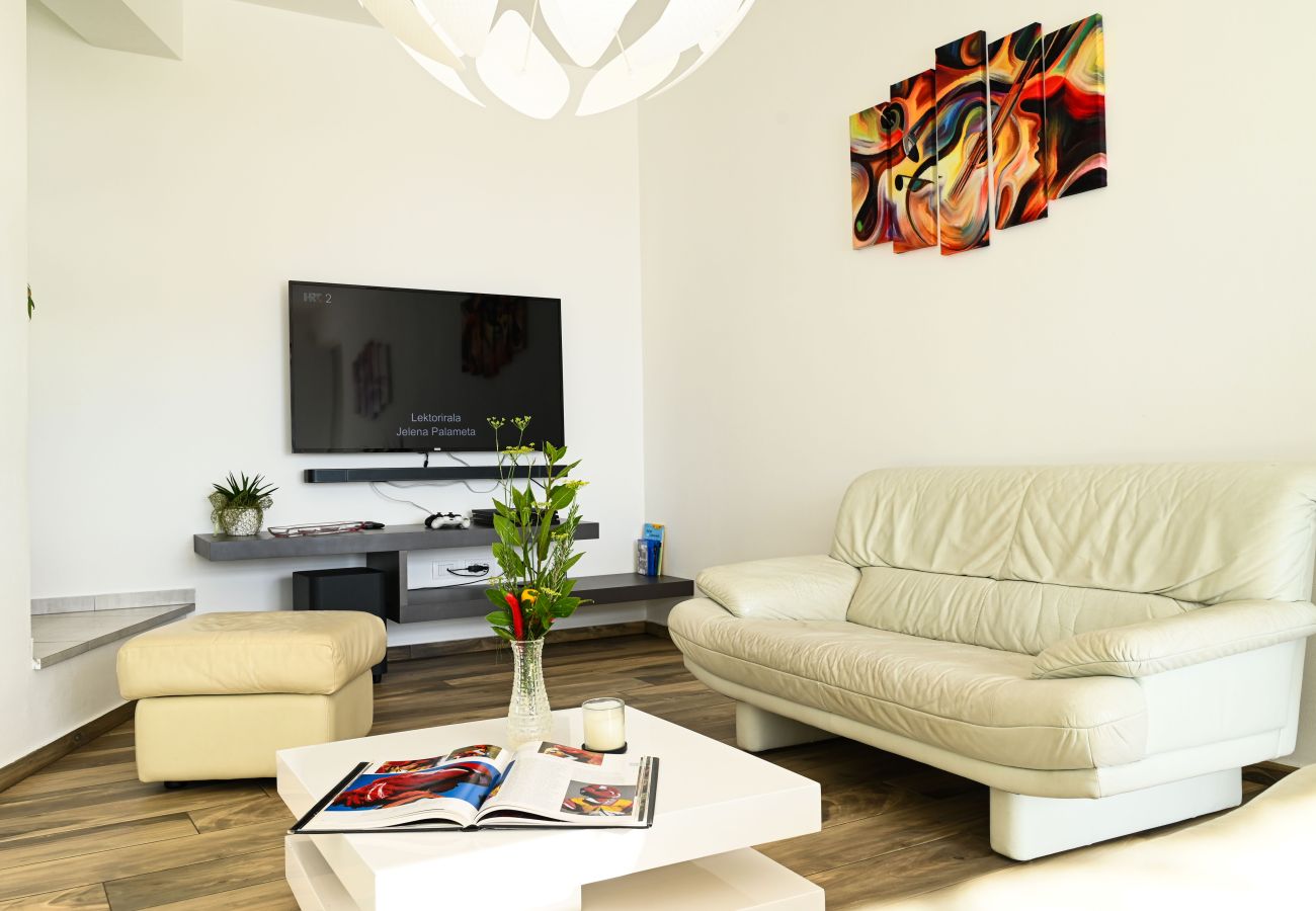 Villa in Juršici - Villa EmMa Istria in Central Istria with sea view, pool heating and underfloor heating