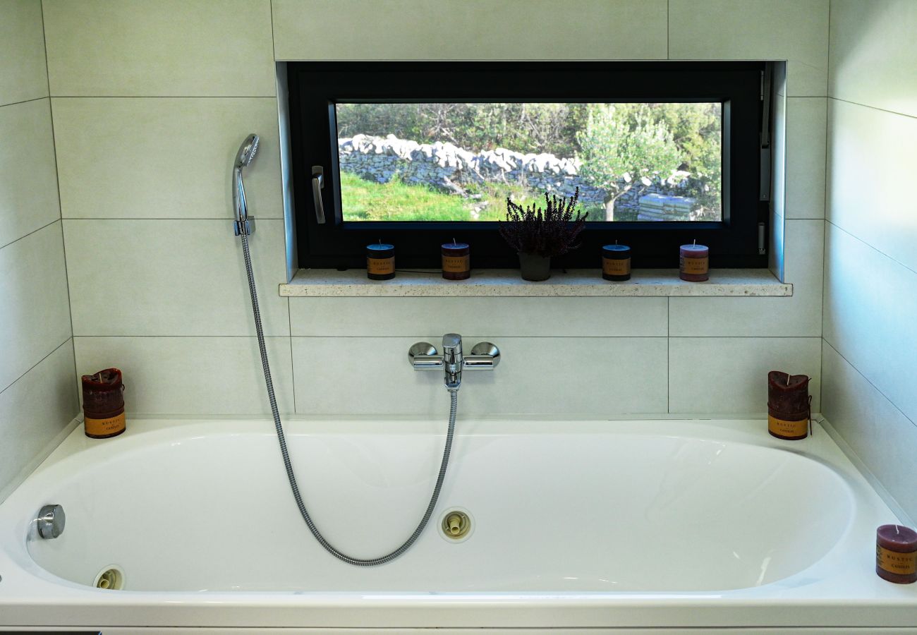 Villa in Juršici - Villa EmMa Istria in Central Istria with sea view, pool heating and underfloor heating