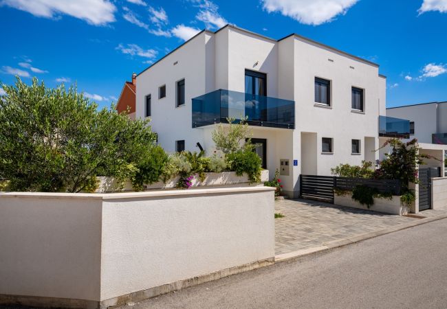 Villa in Vodice - Villa Essenza Rossa in Vodice only 650 meters from the beach Villa in Vodice - Villa Essenza Rossa in Vodice only 650 meters from the beach