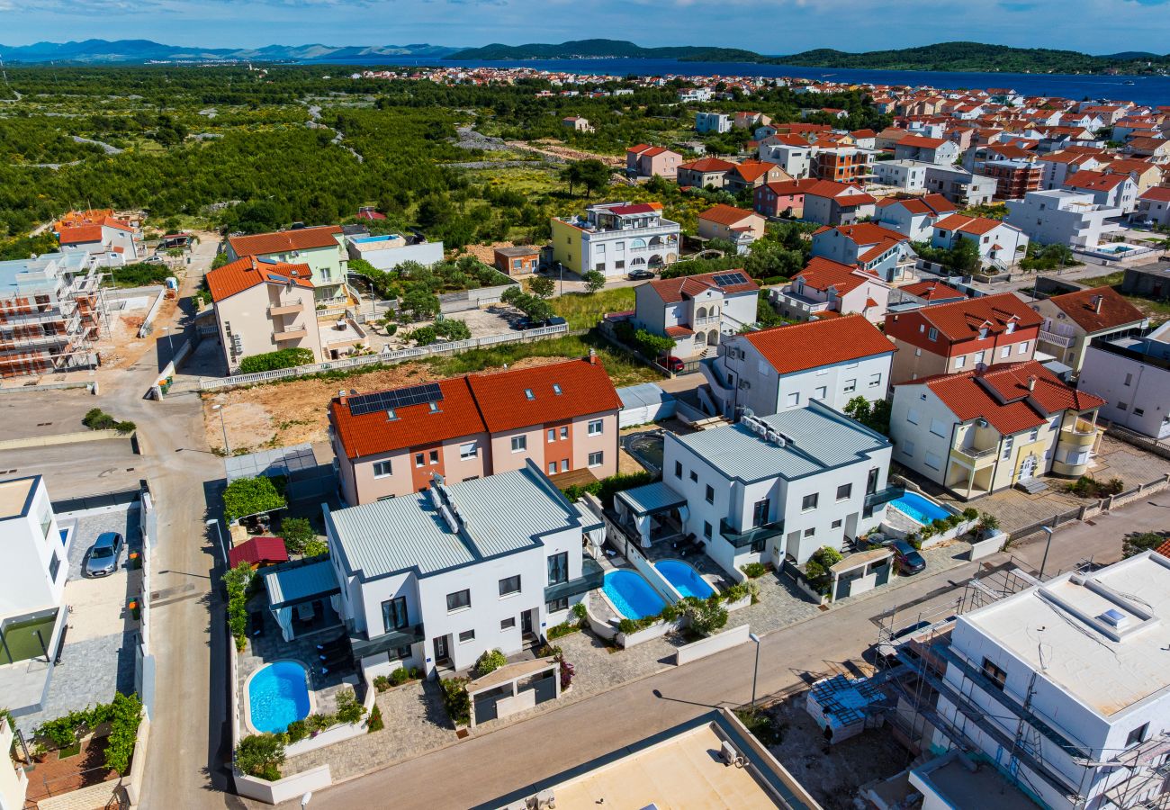 Villa in Vodice - Villa Essenza Rossa in Vodice only 650 meters from the beach