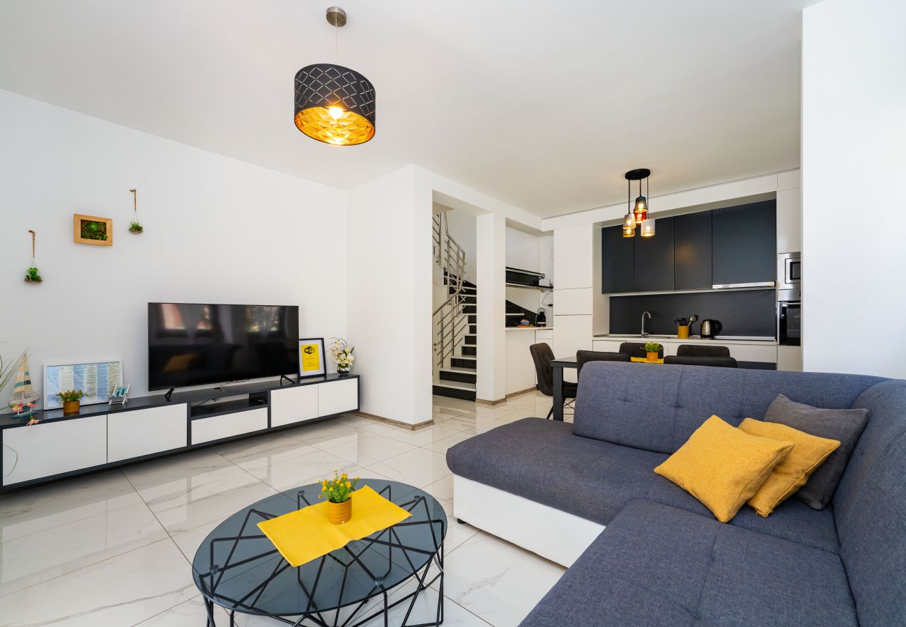 Villa in Vodice - Villa Essenza Rossa in Vodice only 650 meters from the beach