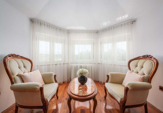 Villa in Micetici - Villa Eufemia near Poreč with large garden and outdoor playground for kids Villa in Micetici - Villa Eufemia near Poreč with large garden and outdoor playground for kids