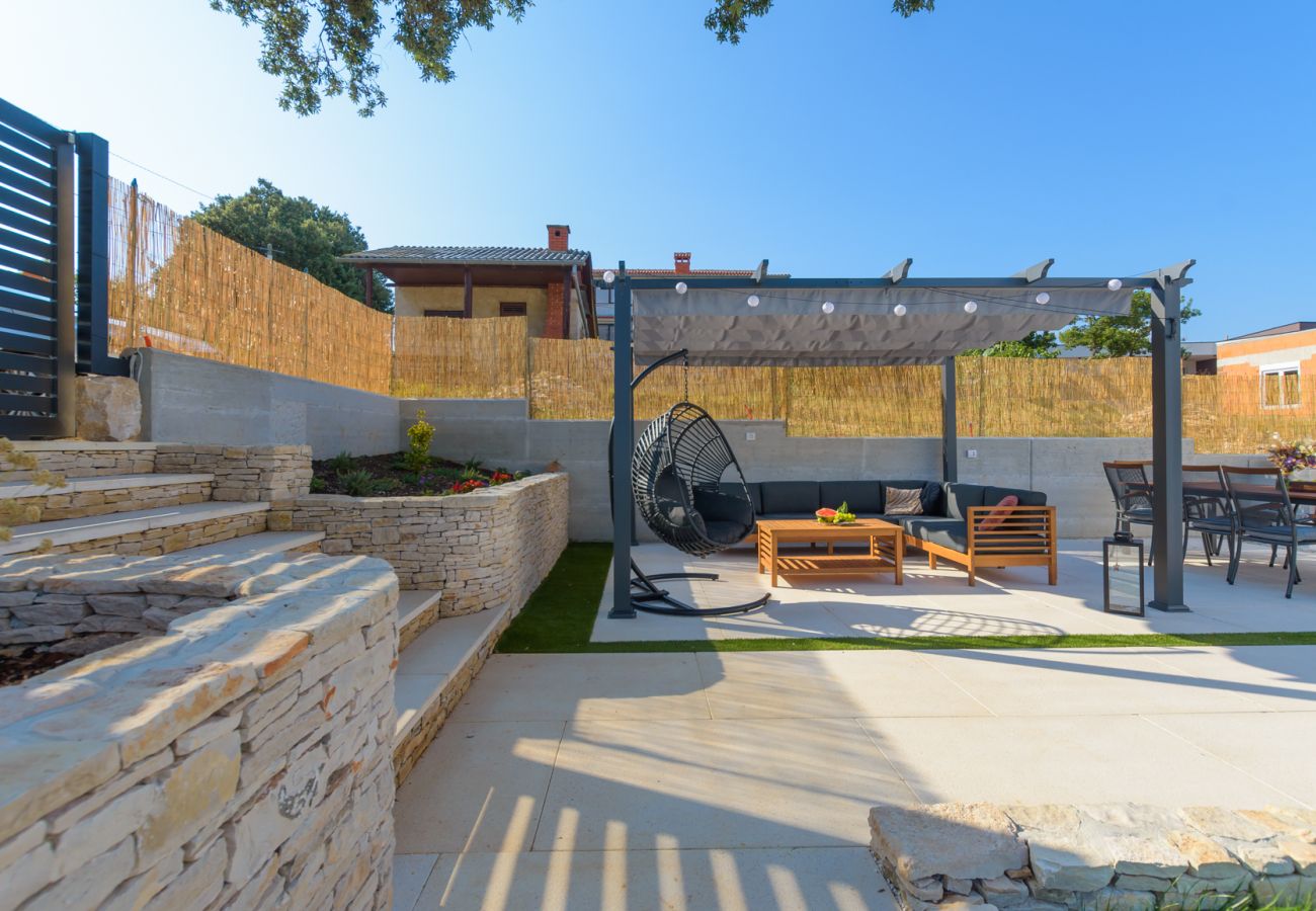 Villa in Vintijan - Villa Hana near Pula with private 32 m2 pool & only 2 km from the beach
