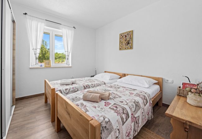 Villa in Peruški - Villa Javor near Pula only 1 km from the beach with sea view and heated pool Villa in Peruški - Villa Javor near Pula only 1 km from the beach with sea view and heated pool
