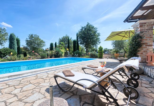 Villa in Jehnici - Villa Karim near Poreč with large garden & 50 m2 private pool  Villa in Jehnici - Villa Karim near Poreč with large garden & 50 m2 private pool