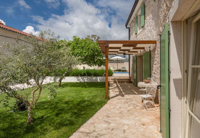 Villa in Peruški - Villa Katja near Pula with whirlpool only 3 km from the beach Villa in Peruški - Villa Katja near Pula with whirlpool only 3 km from the beach