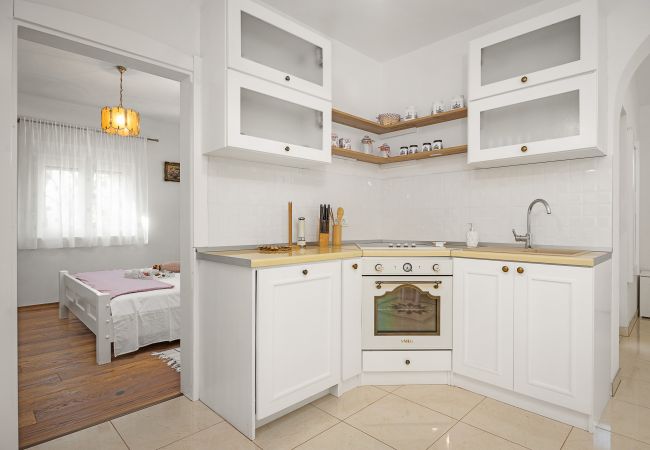 Villa in Medulin - Villa Laura in Medulin for 8 persons only 1.5 km from the beach - pet friendly Villa in Medulin - Villa Laura in Medulin for 8 persons only 1.5 km from the beach - pet friendly