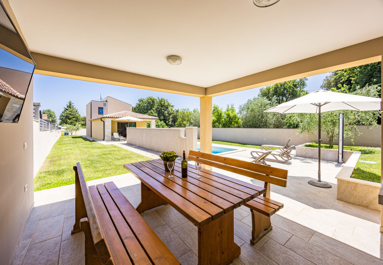 Villa in Ližnjan - Villa Markulin near Medulin for 8 people only 2km from the beach - pet friendly