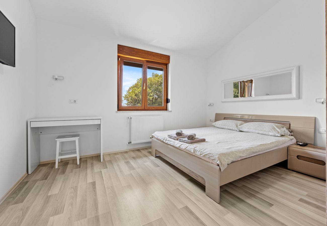 Villa in Ližnjan - Villa Markulin near Medulin for 8 people only 2km from the beach - pet friendly
