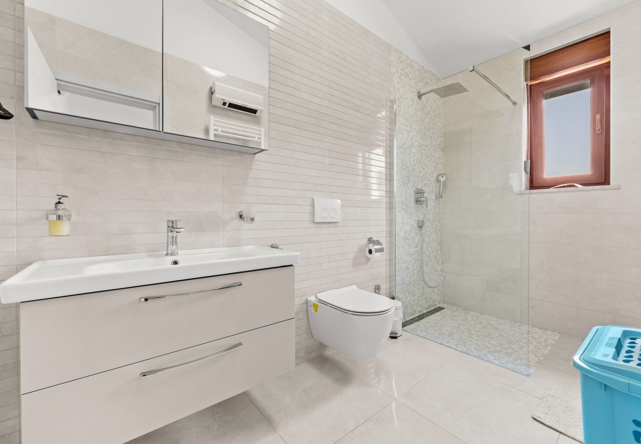 Villa in Ližnjan - Villa Markulin near Medulin for 8 people only 2km from the beach - pet friendly