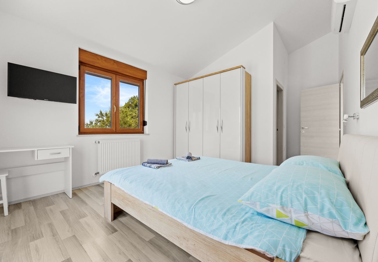 Villa in Ližnjan - Villa Markulin near Medulin for 8 people only 2km from the beach - pet friendly