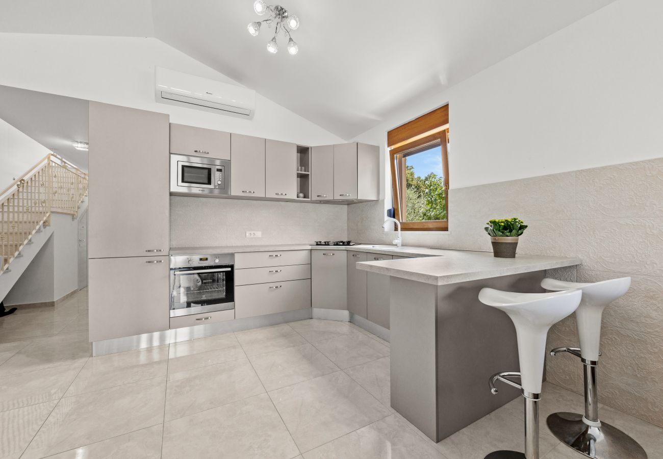 Villa in Ližnjan - Villa Markulin near Medulin for 8 people only 2km from the beach - pet friendly