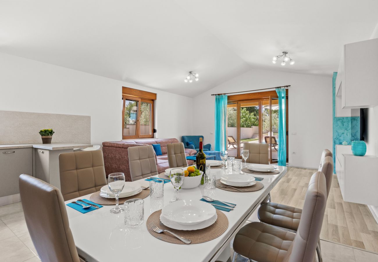 Villa in Ližnjan - Villa Markulin near Medulin for 8 people only 2km from the beach - pet friendly