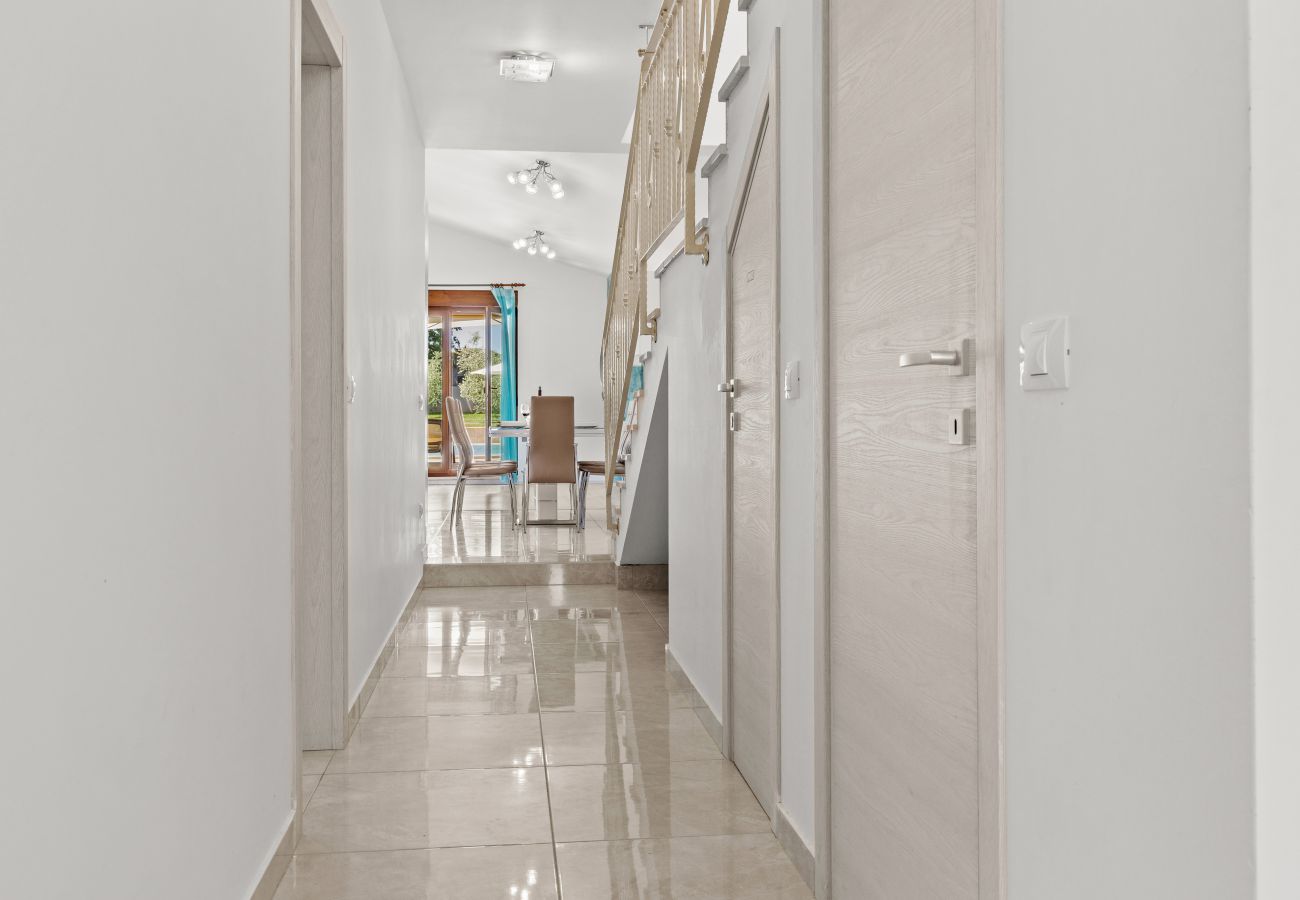 Villa in Ližnjan - Villa Markulin near Medulin for 8 people only 2km from the beach - pet friendly