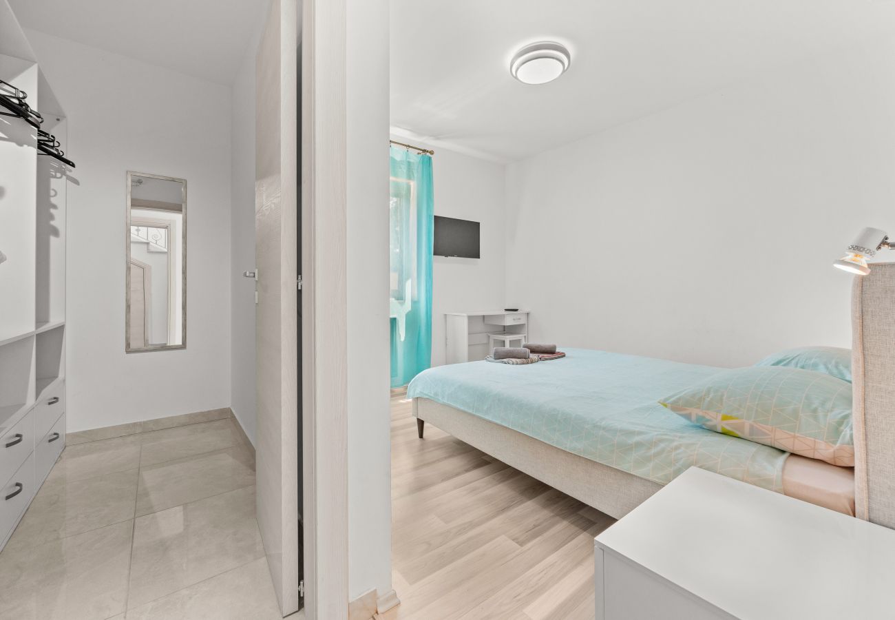 Villa in Ližnjan - Villa Markulin near Medulin for 8 people only 2km from the beach - pet friendly
