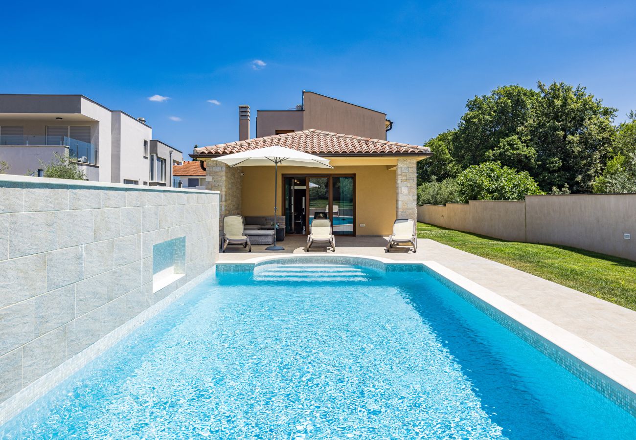 Villa in Ližnjan - Villa Markulin near Medulin for 8 people only 2km from the beach - pet friendly