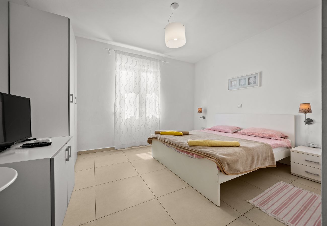 Villa in Mužini - Villa Martha in Central Istria with private pool - wellness / table tennis for 12 persons
