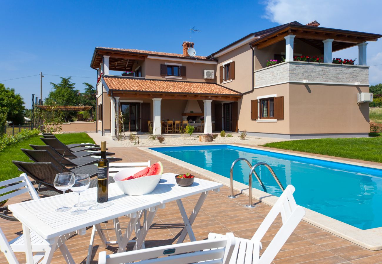 Villa in Tinjan - Villa Roza in Central Istria with whirlpool and playground for kids - pet friendly  