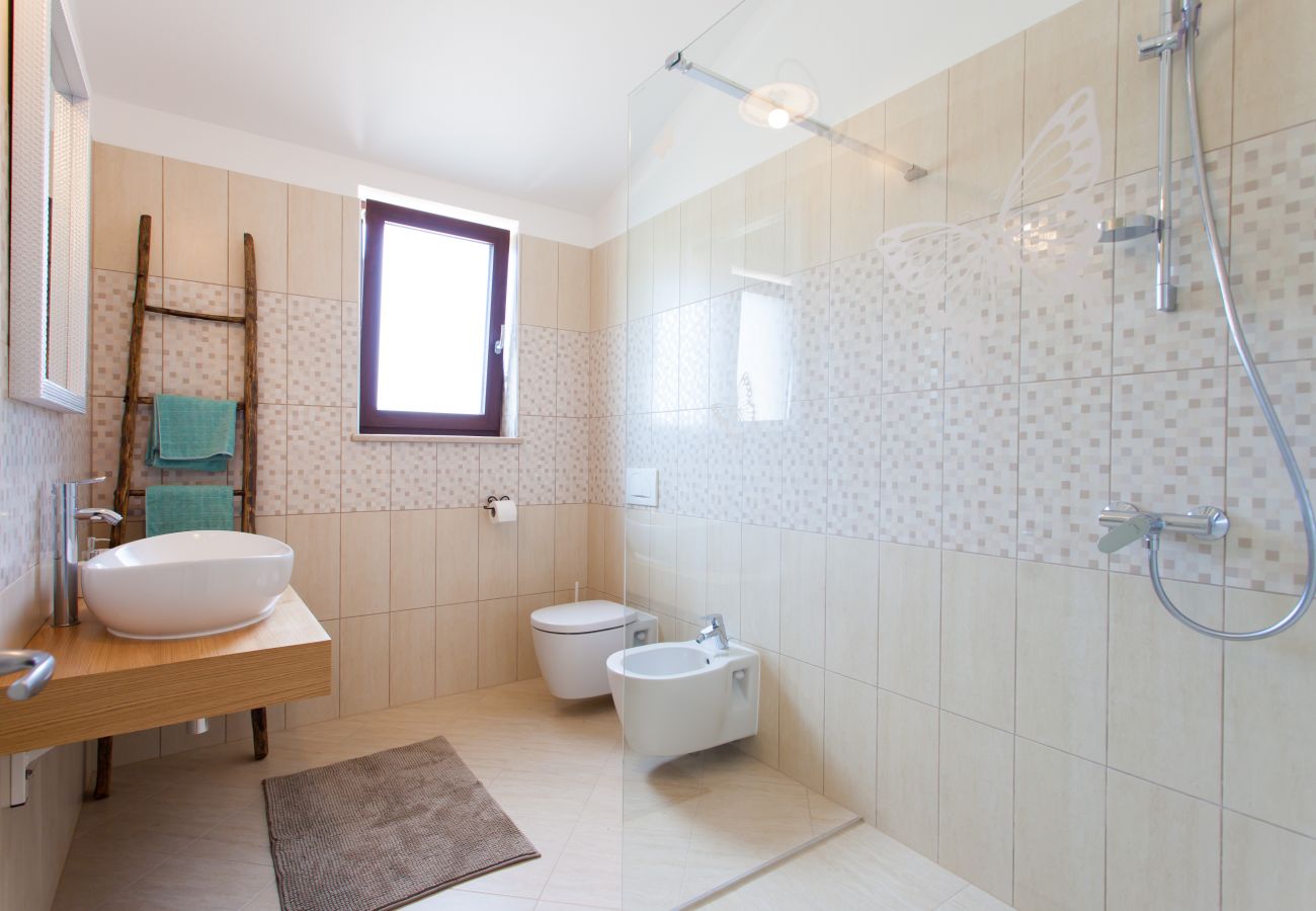 Villa in Tinjan - Villa Roza in Central Istria with whirlpool and playground for kids - pet friendly  