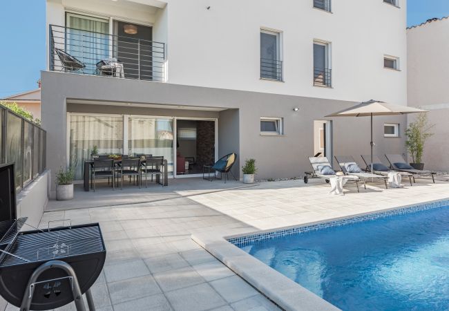 Villa in Ližnjan - Villa San for 6 persons in Medulin with fitness and only 2 km from the beach with sea view Villa in Ližnjan - Villa San for 6 persons in Medulin with fitness and only 2 km from the beach with sea view