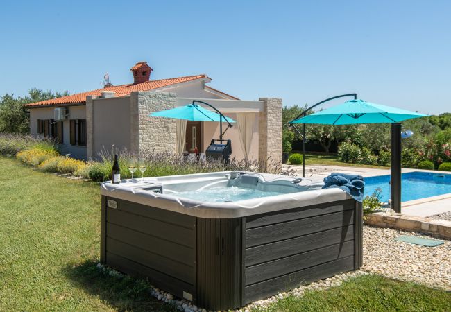 Villa in Mali Vareški - Villa Silentio with whirlpool, large garden, complete privacy & quiet location  Villa in Mali Vareški - Villa Silentio with whirlpool, large garden, complete privacy & quiet location