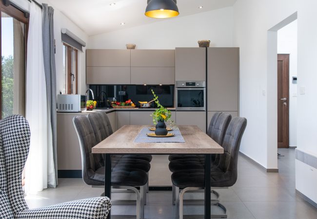 Villa in Mali Vareški - Villa Silentio with whirlpool, large garden, complete privacy & quiet location  Villa in Mali Vareški - Villa Silentio with whirlpool, large garden, complete privacy & quiet location