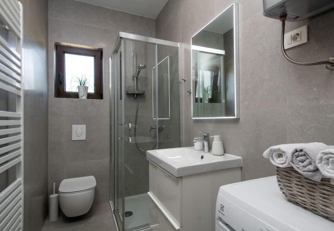 Villa in Mali Vareški - Villa Silentio with whirlpool, large garden, complete privacy & quiet location  Villa in Mali Vareški - Villa Silentio with whirlpool, large garden, complete privacy & quiet location