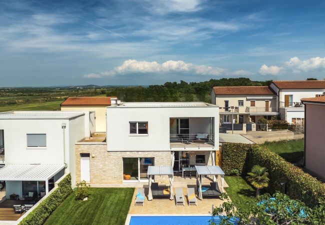 Villa in Bužinija - Villa Sky Dream for 8 persons near Novigrad Villa in Bužinija - Villa Sky Dream for 8 persons near Novigrad